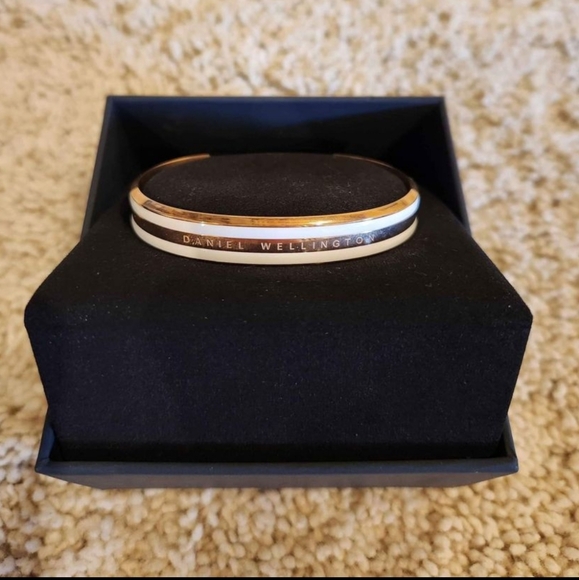 Daniel Wellington Emalie Bracelet size medium - Picture 4 of 6